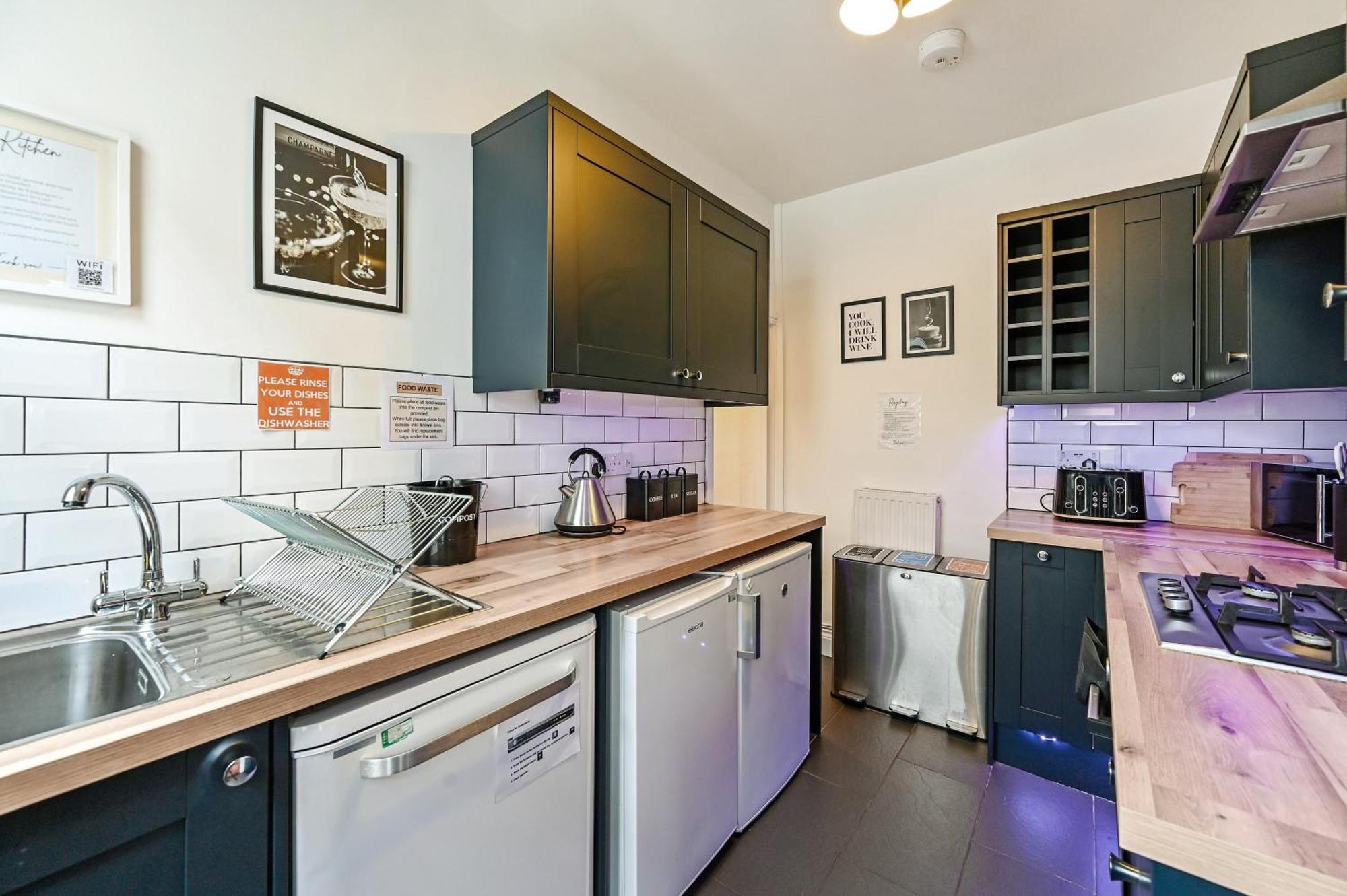 Beautiful Townhouse, Great Location - Pet Friendly Villa Cardiff Buitenkant foto